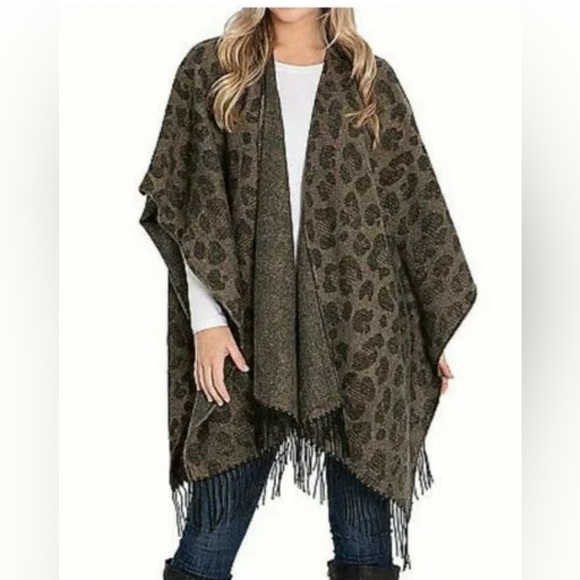 Woolrich Leopard Print Cozy Blanket Poncho Wrap One Size - Picture 1 of 9
